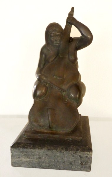 Cellist: bronze Cellist: bronze