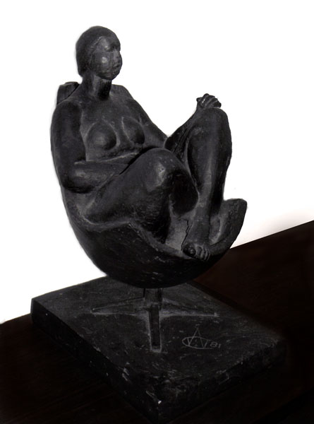 The Egg Chair: bronze The Egg Chair: bronze